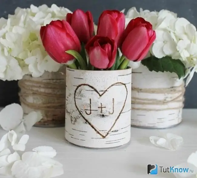 DIY flower pots from tin cans