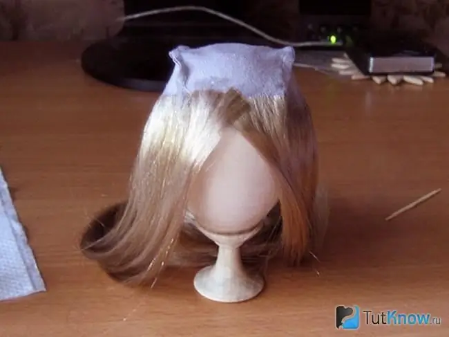 Wig boneka