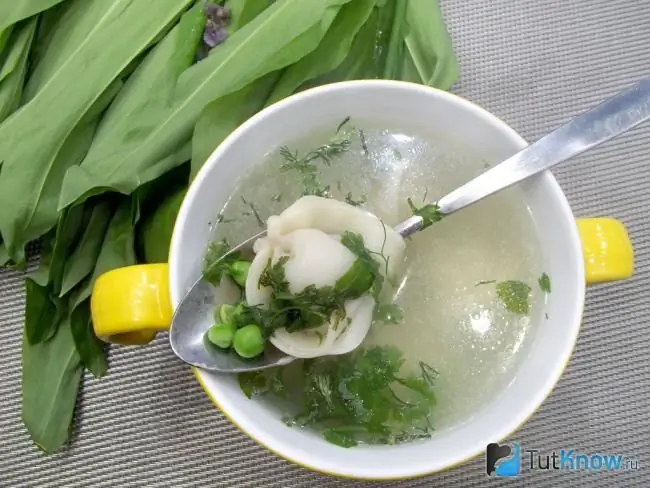 Zuppa pronta con canederli e piselli