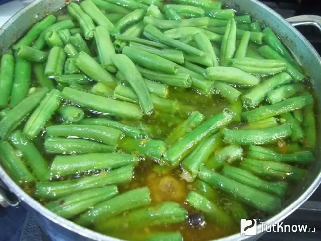 Sopa preparada de conejo y judías verdes