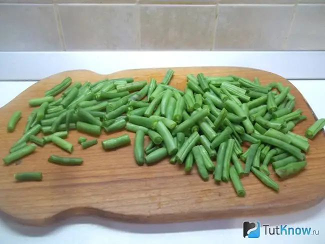 Asperges coupées en morceaux