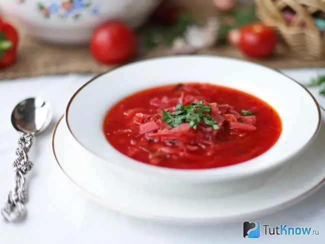 Zaub xam lav nrog borscht