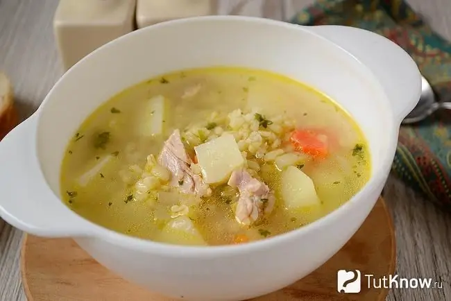 Ready chicken soup with bulgur