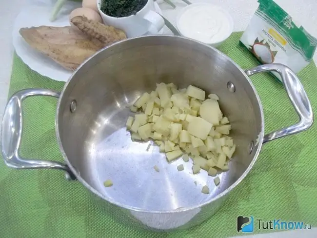 Boiled qos yaj ywm, tev thiab txiav