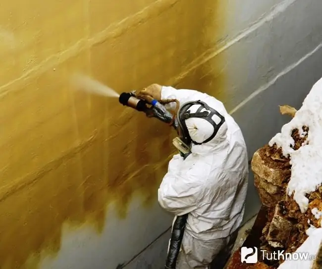 Applying polyurea to the wall