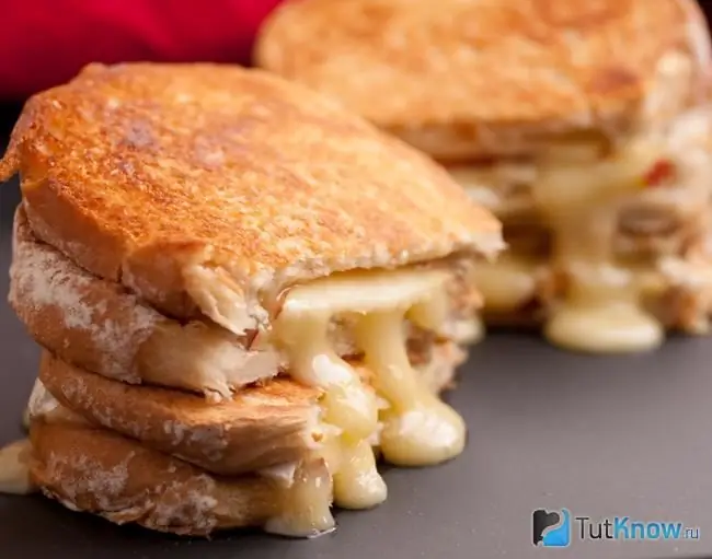 Panini with apples and brie