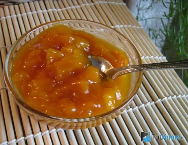 Zucchini-Marmelade mit getrockneten Aprikosen