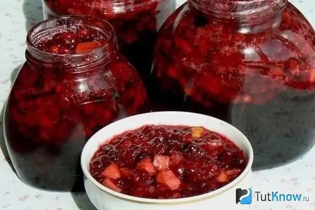 Zucchini-Marmelade mit Beeren