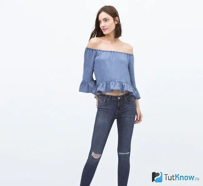 Seluar jeans kurus dengan blaus