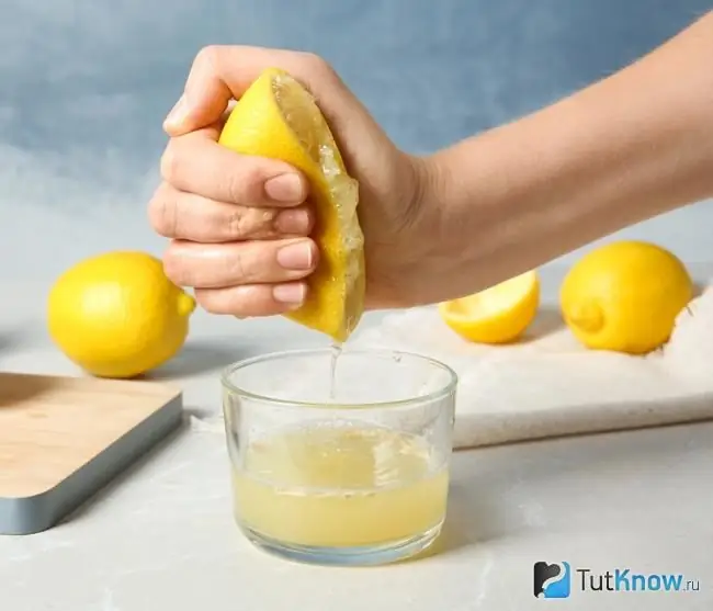 Lemon juice for age spots on the face