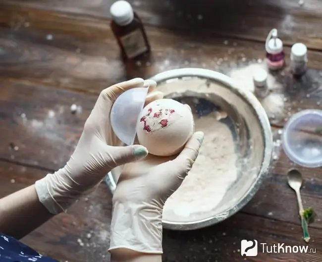 How to make a bath bomb with your own hands