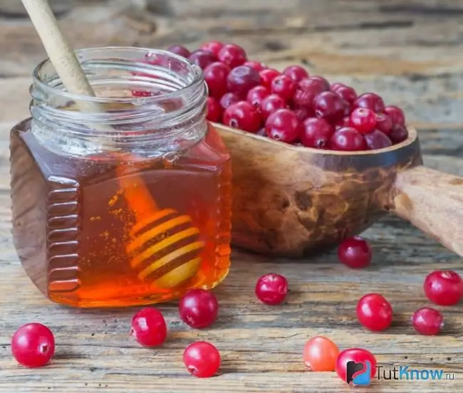 Honey with berries for immunity