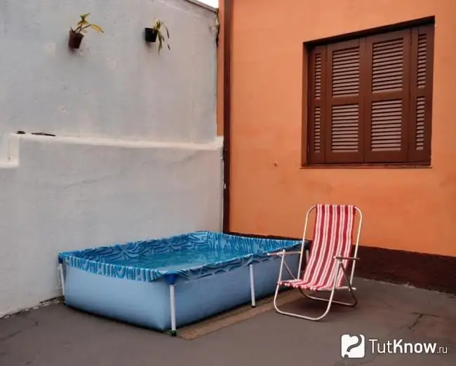 Piscina infantil de mida petita per a cases rurals