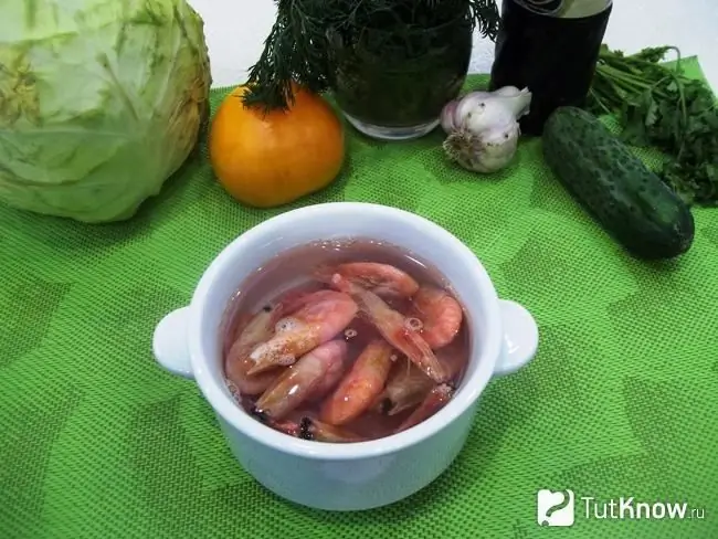 Udang ditutup dengan air panas