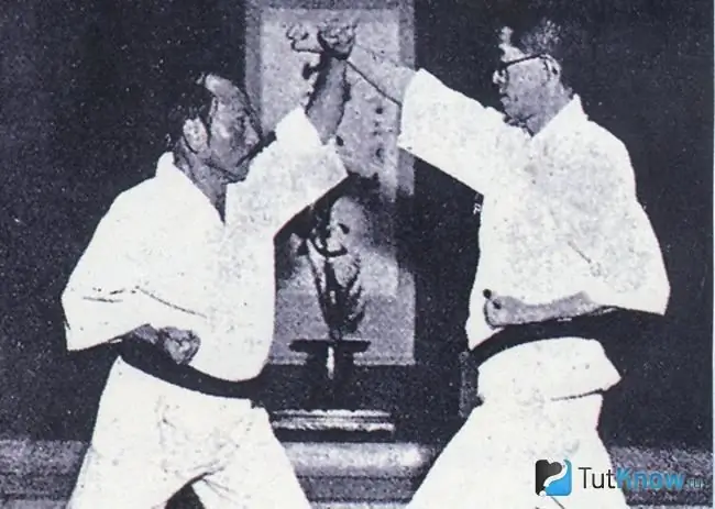 İki karate dövüşçünün eski fotoğrafı