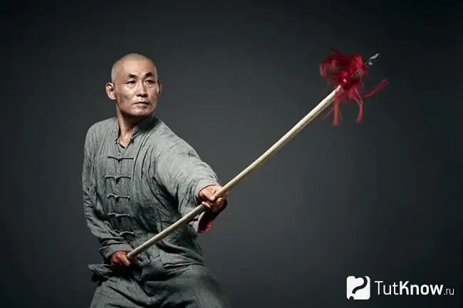 Master wushu dengan tombak