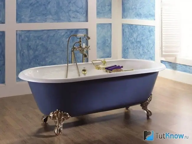 Freestanding bathtub