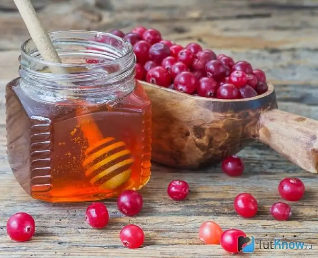 Cranberry dengan madu untuk musim sejuk