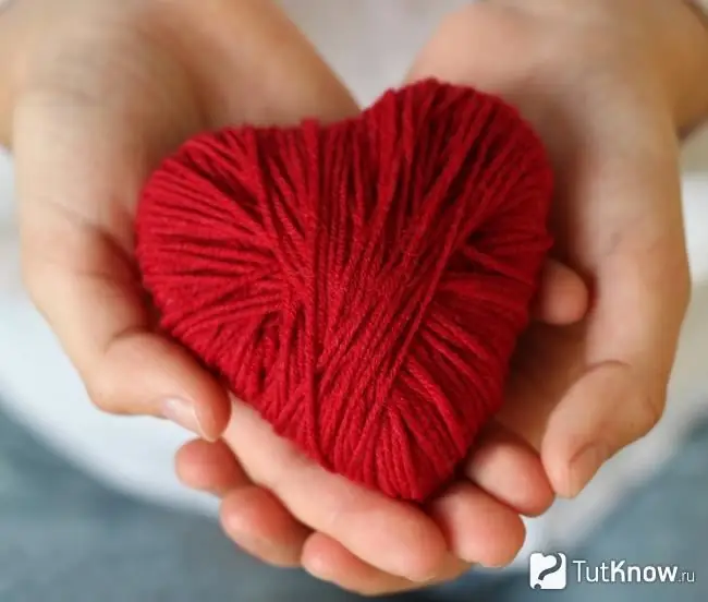 Artisanat pour la Saint-Valentin à partir de fils