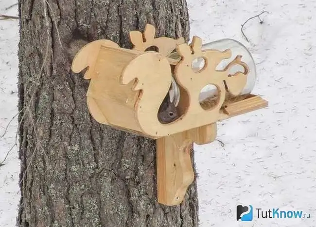 Squirrel-shaped plywood feeder