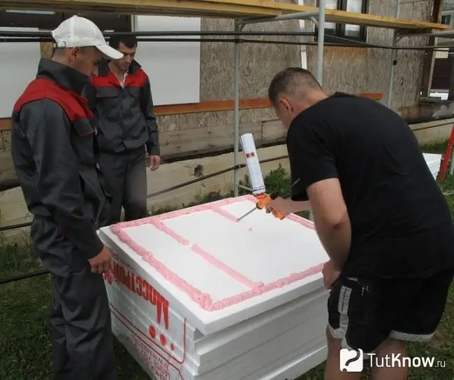 Applying glue to the foam sheet