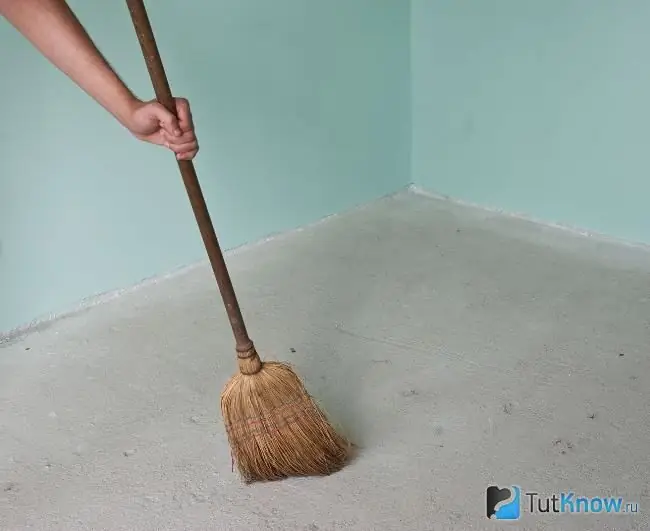 Floor cleaning