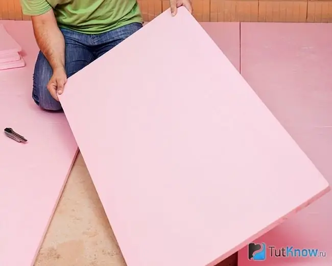 Insulation of the attic floor with expanded polystyrene