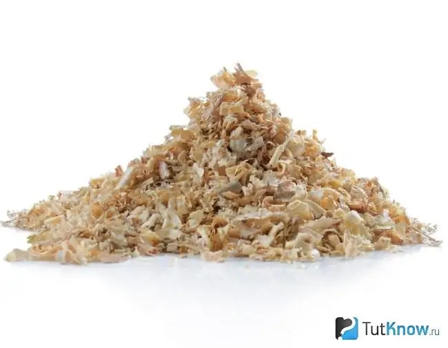 Sawdust for wall insulation