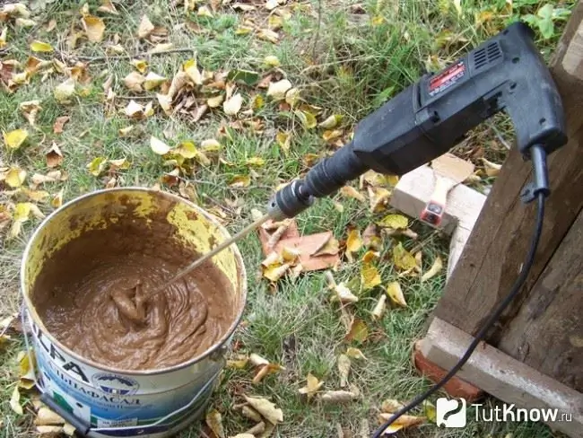 Mix with sawdust for wall insulation