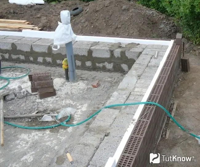 Foundation of expanded clay concrete blocks