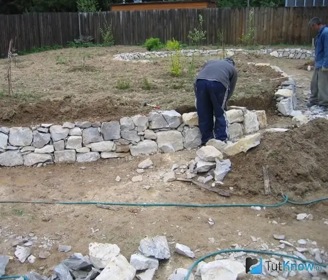 Installazione su muro di sostegno