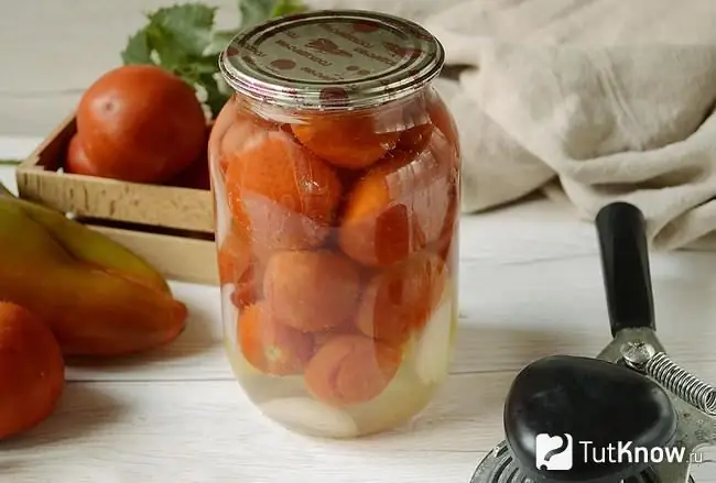 Tomatoes canned in a jar without vinegar