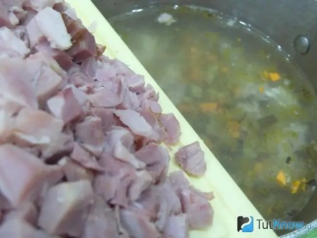 Ham toegevoegd aan bouillon