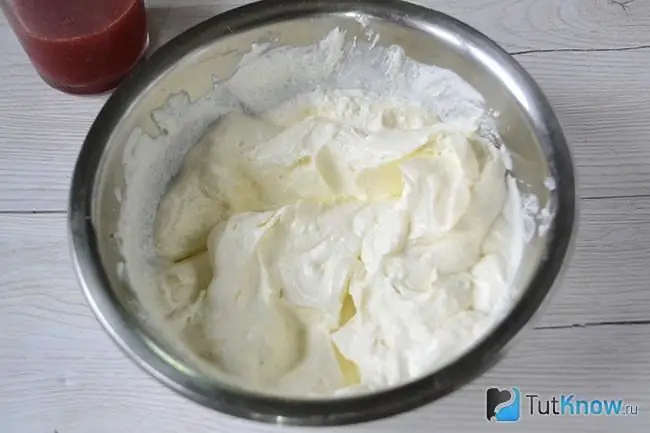 Airy curd mass