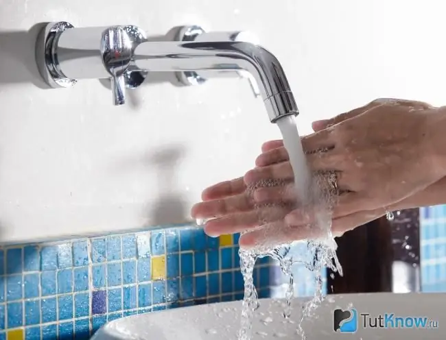 Lavage fréquent des mains comme signe de verminophobie