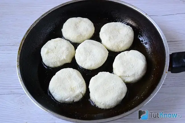 Cheesecakes digoreng dalam kuali