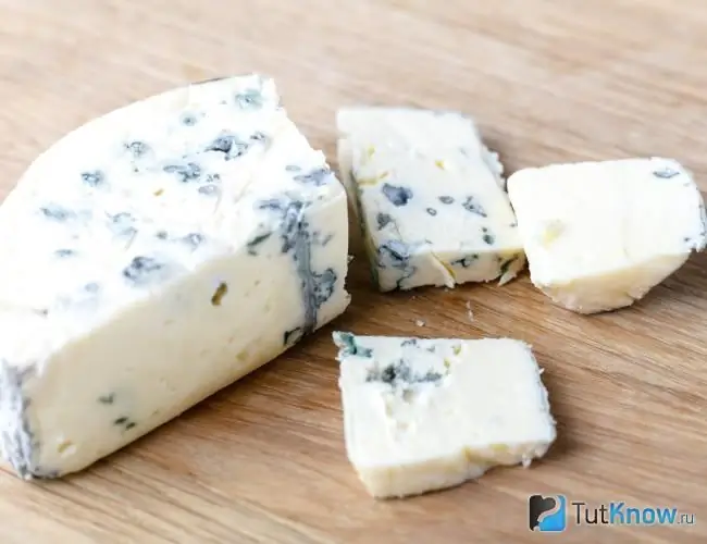 Fromage bleu Dor sur la table