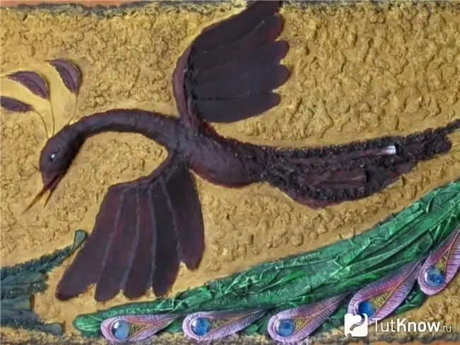 Panel dengan burung gelap