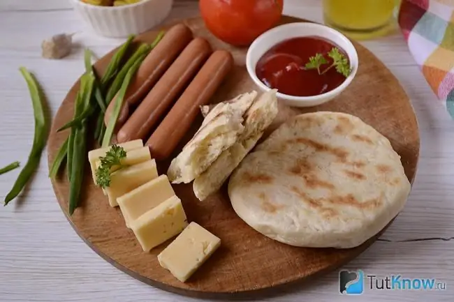 Pastís de llevat a punt per menjar