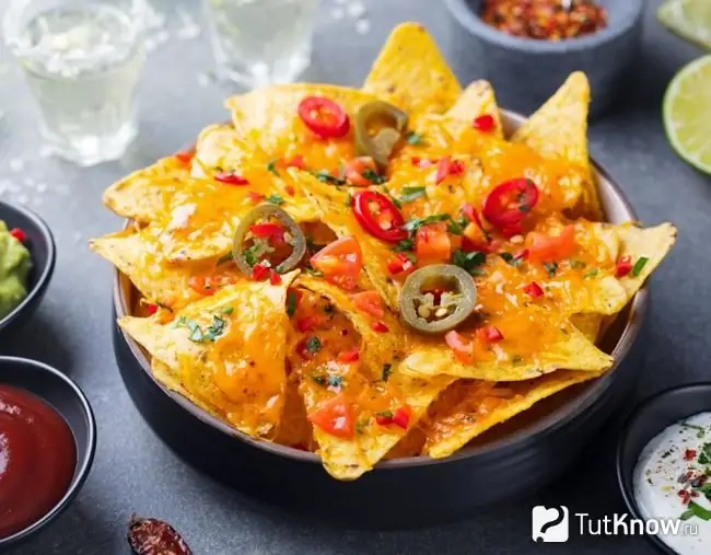 Çipsli nachos bibər ilə