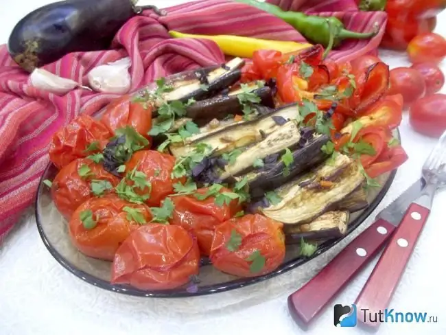 Assorted cooked baked vegetables: a healthy and easy side dish