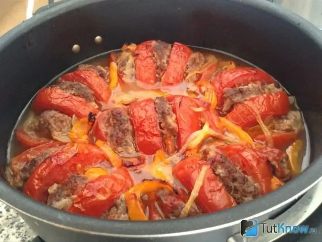 Hidangan daging cincang dengan tomato