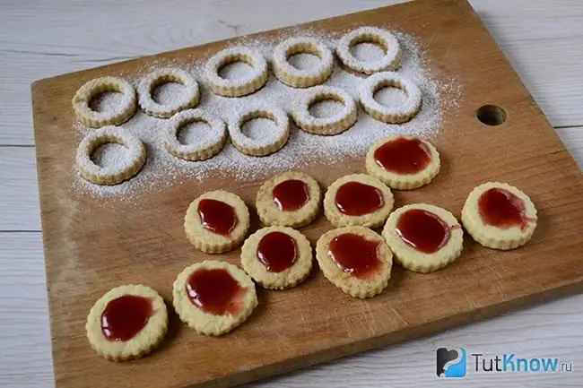 Moldes para biscoitos amanteigados com geleia