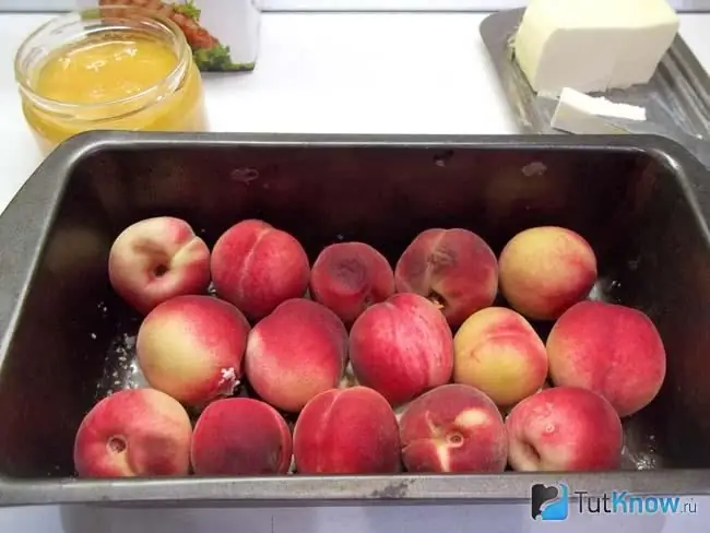 Peaches are laid out in the form