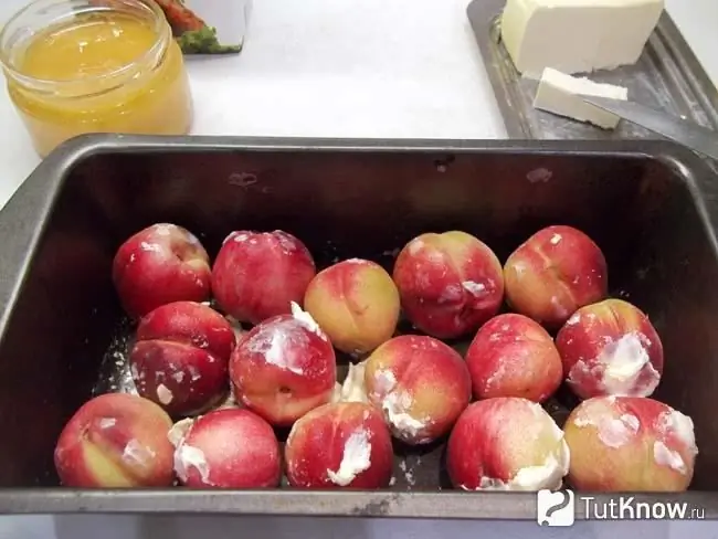 Peaches are laid out in the form