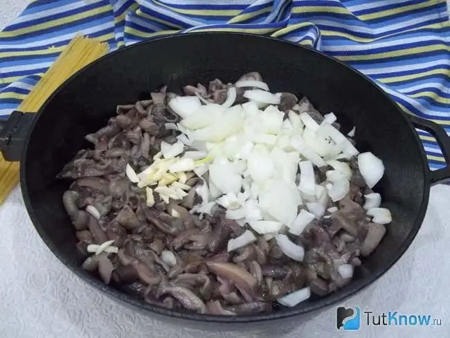 Mushrooms paired with onions