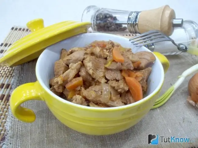 Carne pronta con verdure al pomodoro