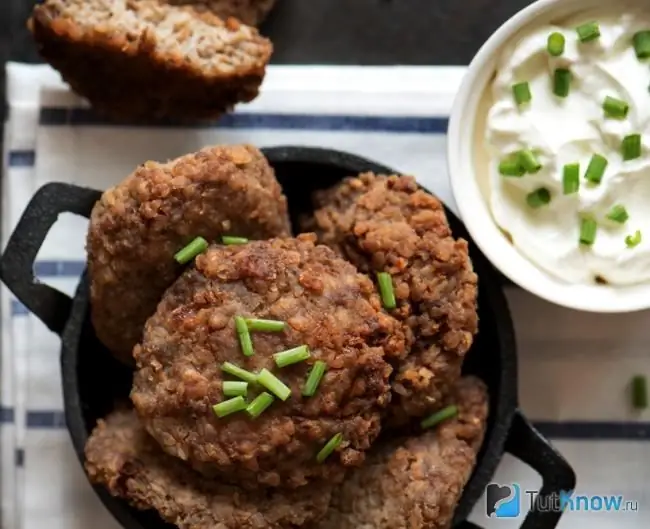 Chuletas de trigo sarraceno con carne picada variada