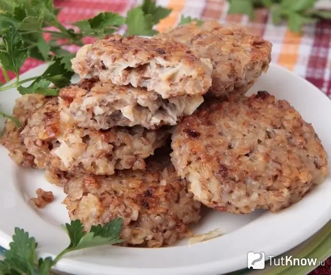 Buchweizenkoteletts mit Hackfleisch und Knoblauch